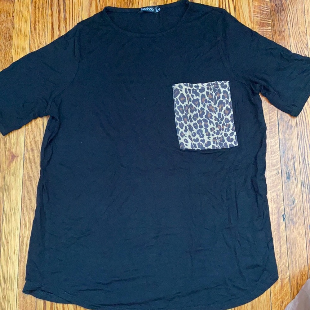 Boohoo leopard 🐆 pocket tee
